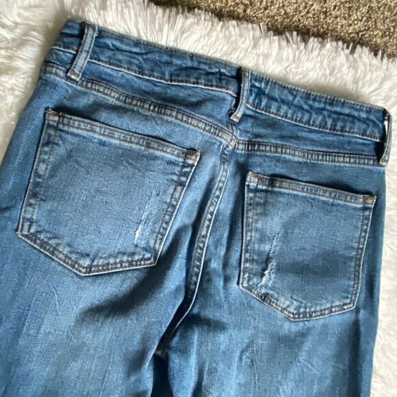 Forever 21 Distressed Crop Jeans - Picture 5 of 7